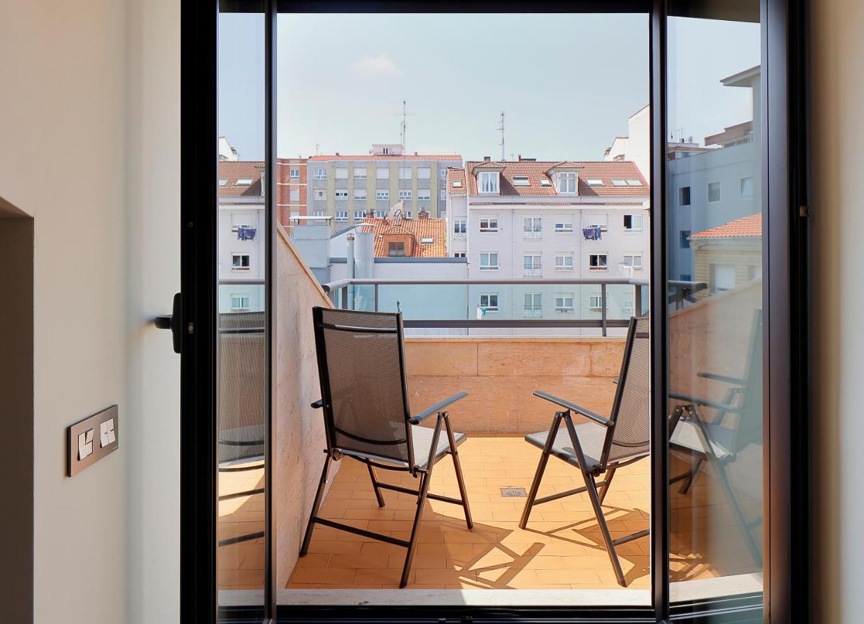 Atico Con Terraza, Vistas Al Mar Y Parking En Playa De S Lorenzo Gijon Bagian luar foto
